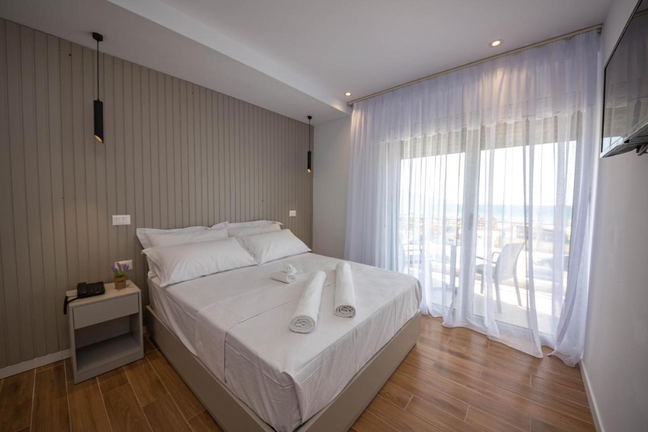 Hesperus Hotel Vlorë Екстериор снимка